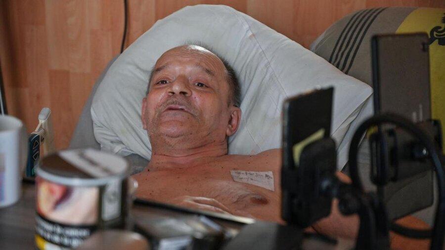 مرد فرانسوی دچار بیماری علاج ناپذیر مردنش را به طور زنده پخش می کند
